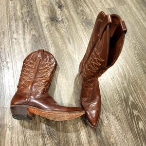 Wrangler brown cowboy boots made in the USA
